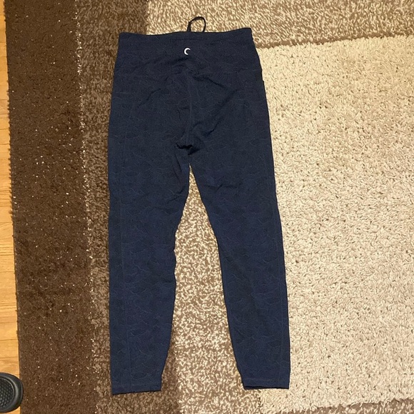 ZYIA Gray and Black High-Waisted Leggings with Stretch Fabric - Picture 8 of 13